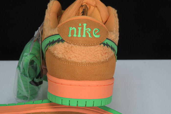 Grateful Dead x Nike SB Dunk Low “Orange Bear” CJ5378-800