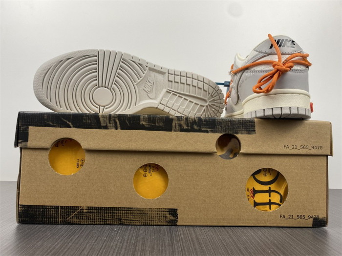 Off-White x Dunk Low ‘Lot 44 of 50’ DM1602-104