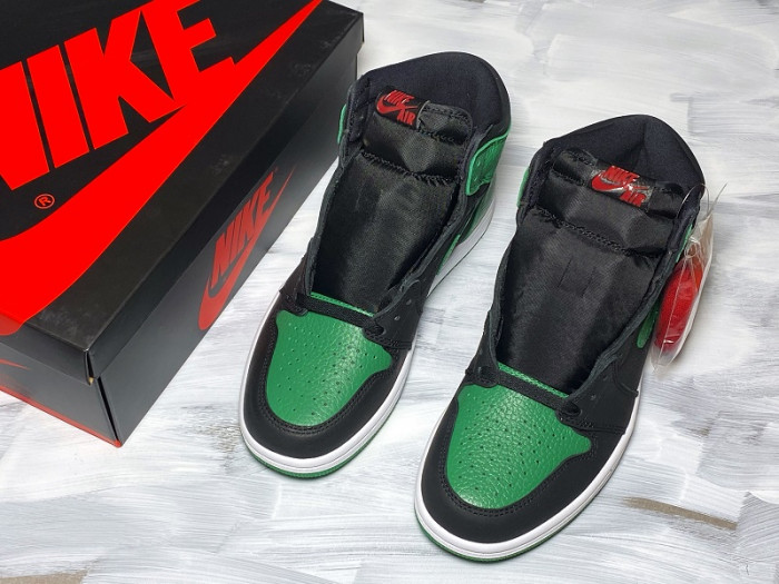 Air Jordan 1 High “Pine Green” 555088-030