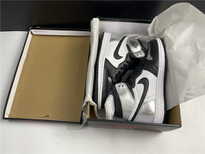 AIR JORDAN 1 HIGH OG WMNS “SILVER TOE” CD0461-001