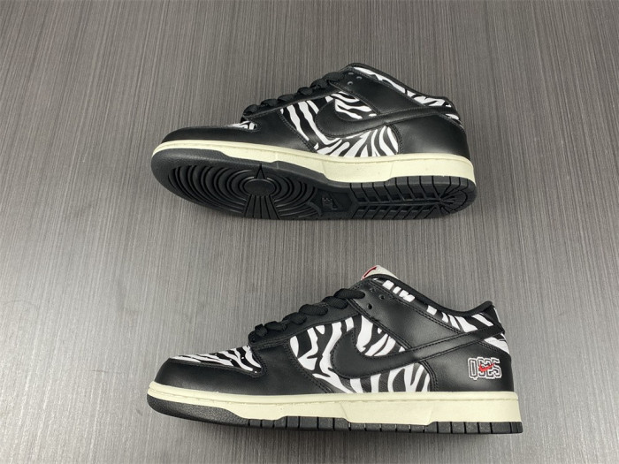 Quartersnacks x Dunk Low SB ‘Little Debbie’s Zebra Cakes’ DM3510-001