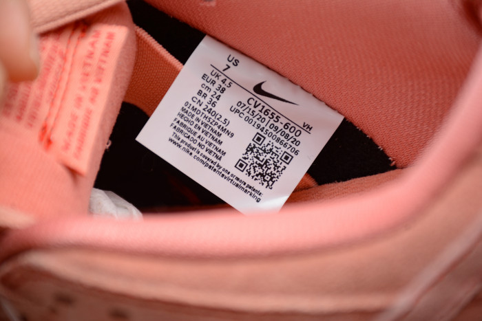 Nike SB Dunk Low “Pink Pig” CV1655-600