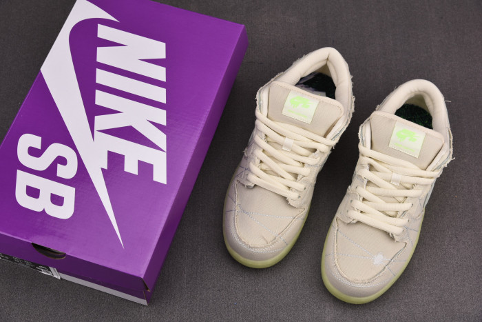 Nike SB Dunk Low “Mummy” DM0774-111