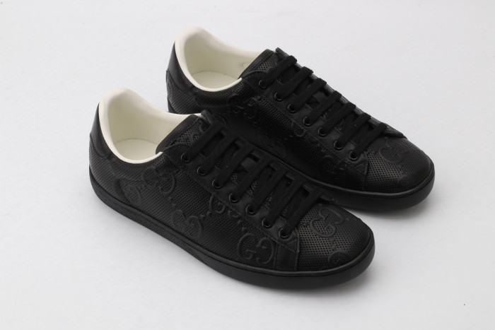 G*u*i low-top sneaker