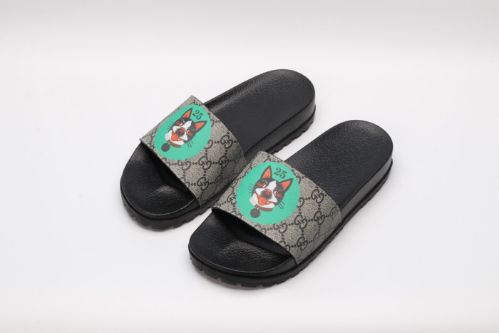 G*u*i slippers