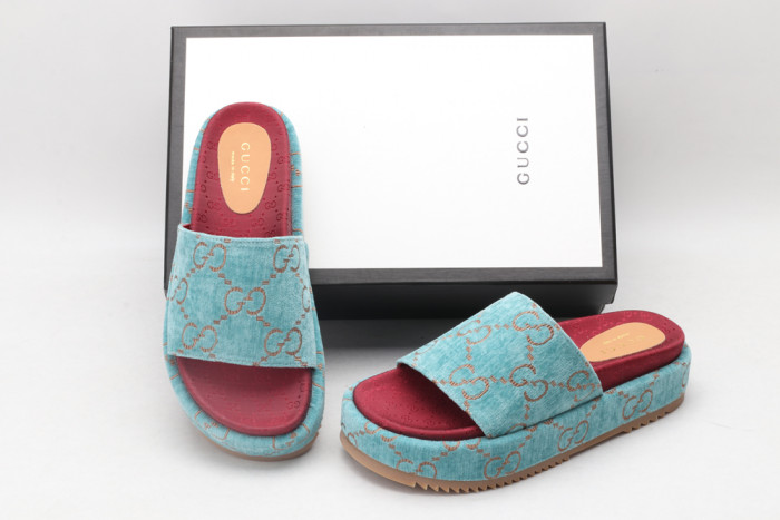 G*u*i slippers
