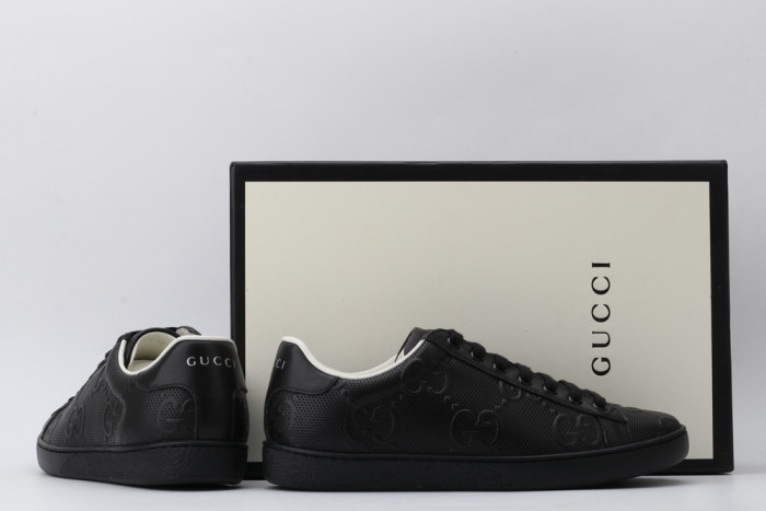 G*u*i low-top sneaker