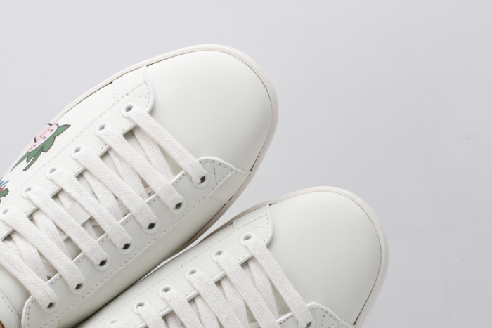 G*u*i low-top sneaker