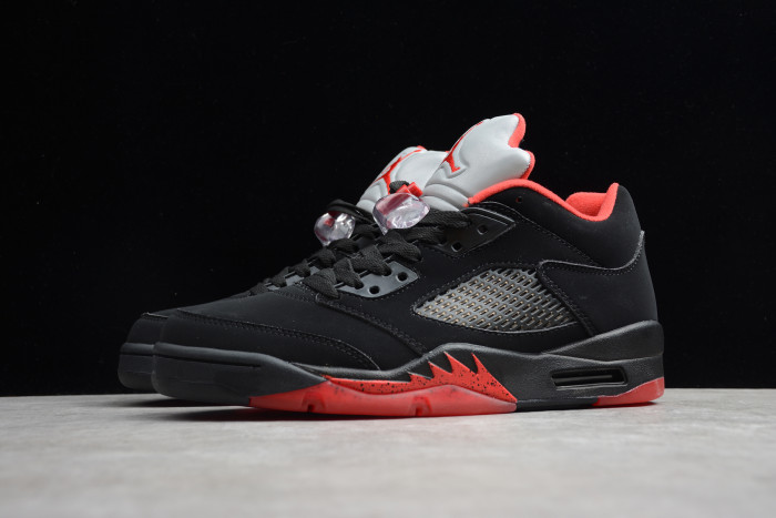 Air Jordan 5 Retro Low “Alternate 90” black/ red mens 819171-001