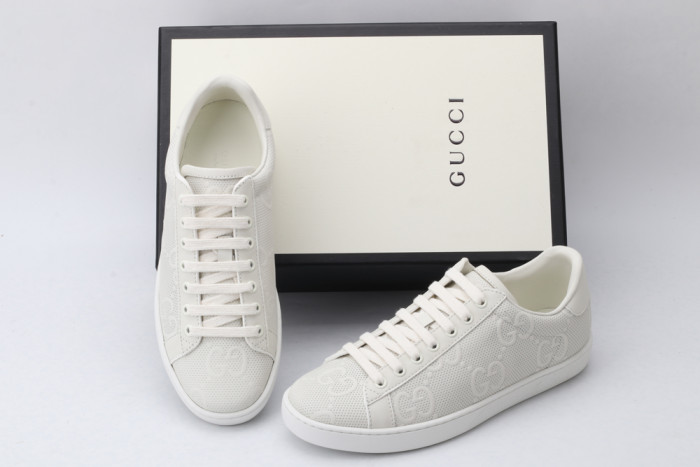 G*u*i low-top sneaker
