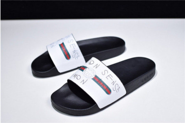 G*u*i slippers