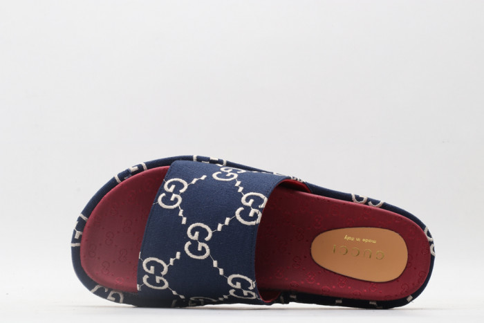 G*u*i slippers