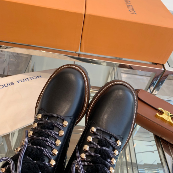 LOUS VUITO BOOTS