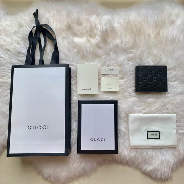 G*u*i wallet 365466 11*9
